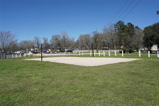Building Photo - 10970 Maywood St