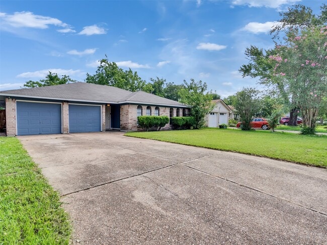 Building Photo - 18726 Wood Glen Ln