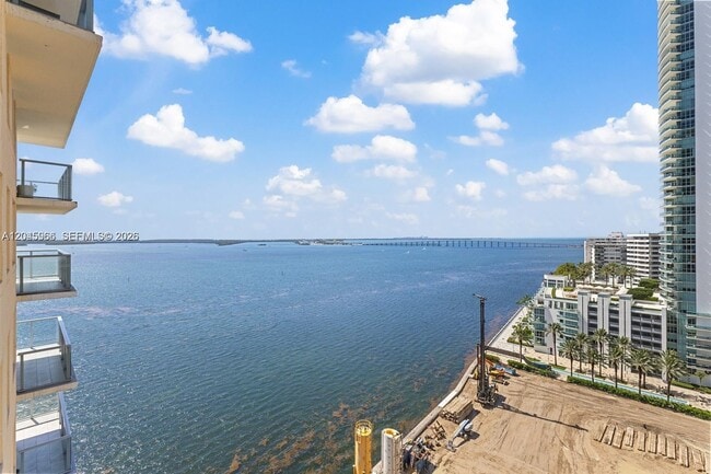 Building Photo - 1155 Brickell Bay Dr