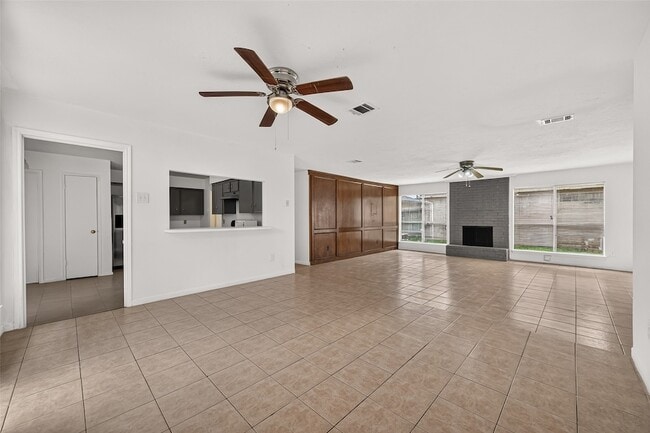 Building Photo - 2523 Creekway Cir
