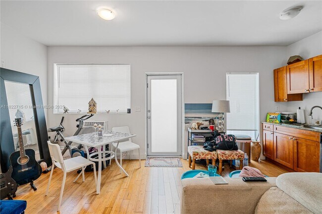 Building Photo - 7950 Tatum Waterway Dr