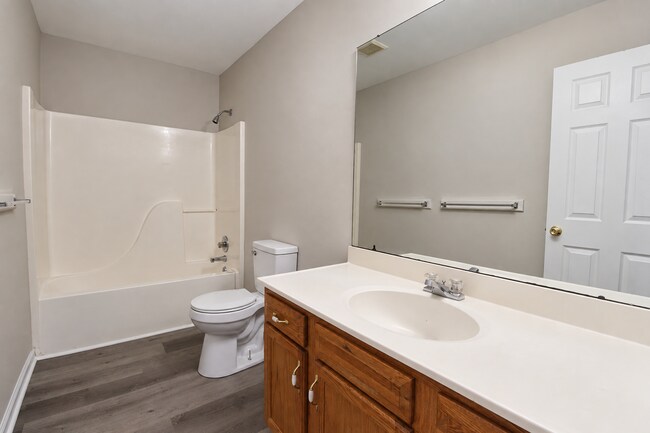 Building Photo - 424 Blake Cir
