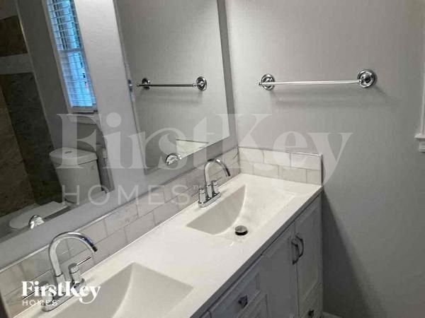 Building Photo - 2668 Allyn Way NW