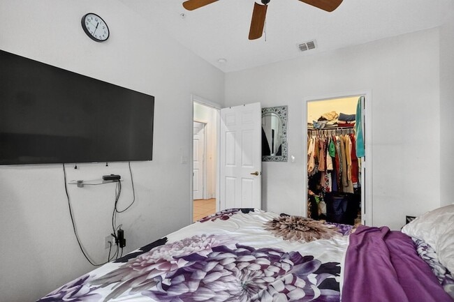 Building Photo - 2705 SW 119th Way