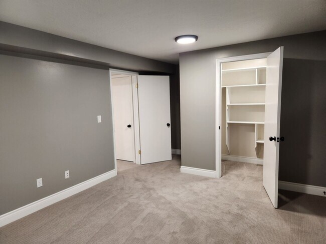 Building Photo - Great 5 Bed 3 Bath Remodeled Home