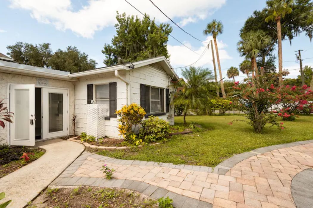Cottage Entry - 1120 Orange Ave