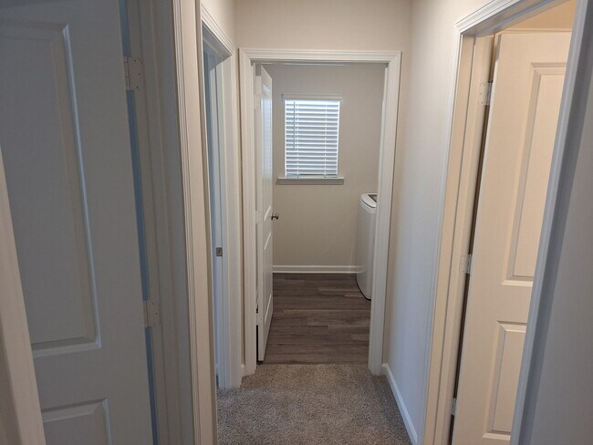 Building Photo - 725 Gatestone Ln