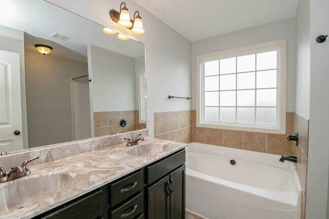 Building Photo - 2329 Spike Ct