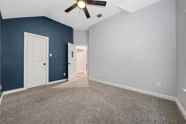 Building Photo - 27225 Alexandra Springs Ln