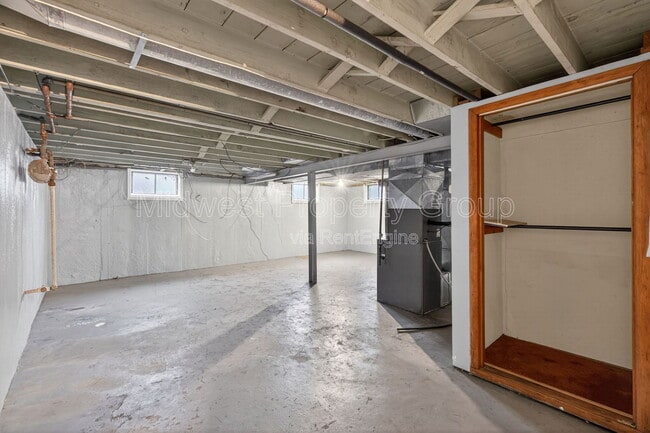 Building Photo - 1015 Avant Dr