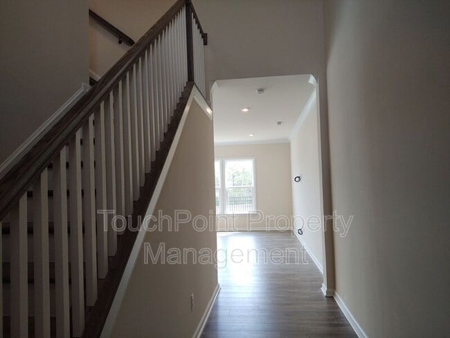 Building Photo - 23014 Clarabelle Dr