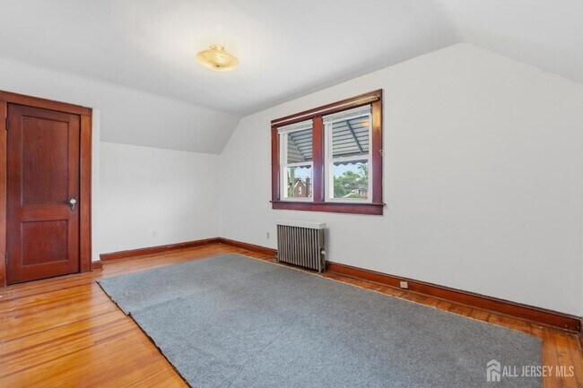 Building Photo - 511 Garden Ave