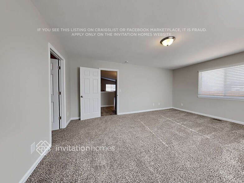 Building Photo - 2865 Leoti Dr
