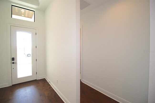 Building Photo - 20 Del Palma Dr