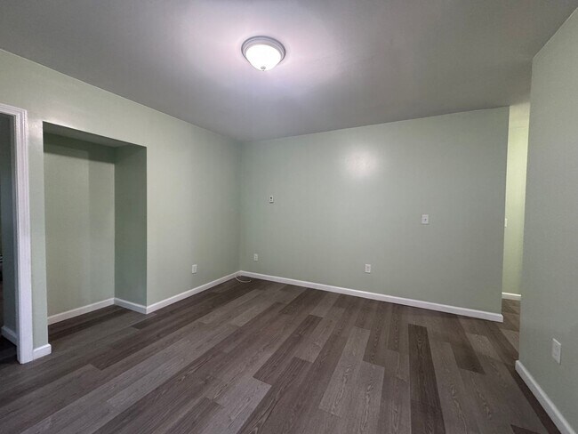 Building Photo - Kenyon Street