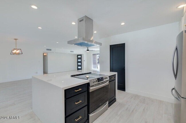 Building Photo - 7914 E Hubbell St