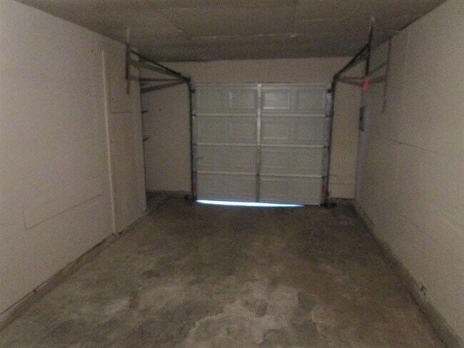 Building Photo - 616 Garrett St