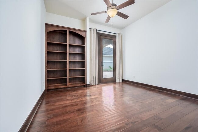 Building Photo - 308 Golden Bear Dr