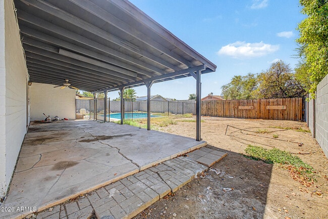 Building Photo - 4047 W Sweetwater Ave