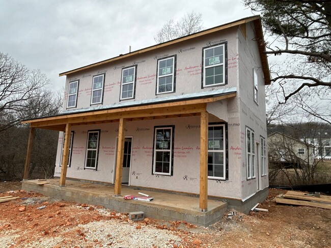 Building Photo - COMING SOON! - 3 Bedroom 2 Bathroom Home f...