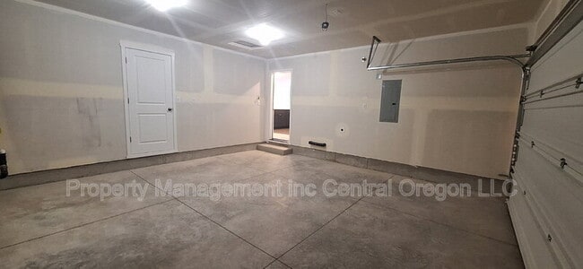 Building Photo - 1349 NE Cobbleridge Lp