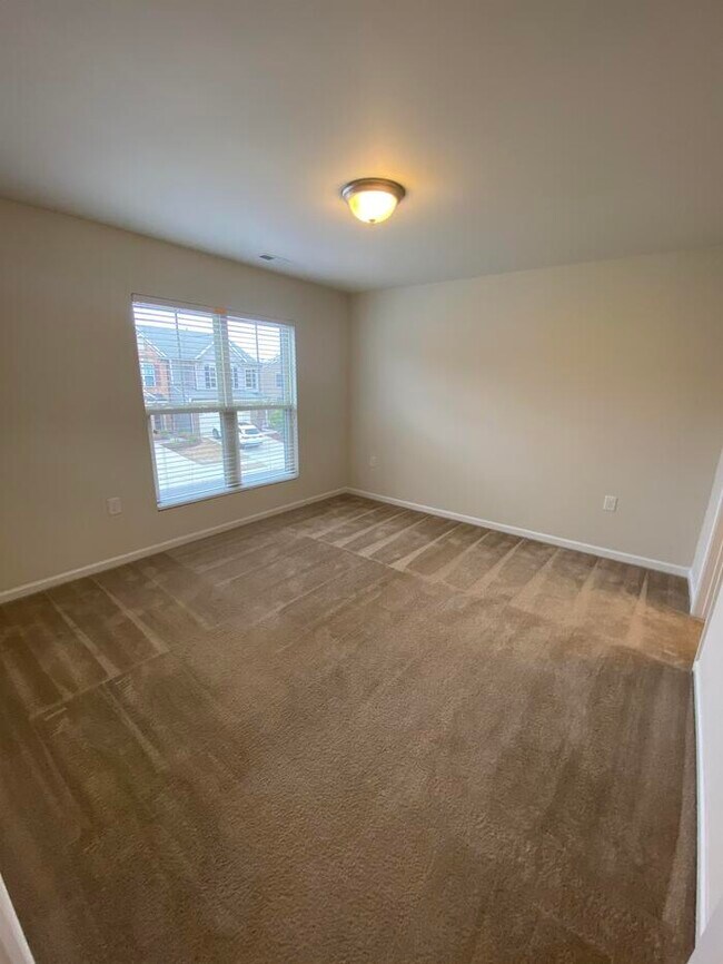 Building Photo - 509 Brier Crossings Loop