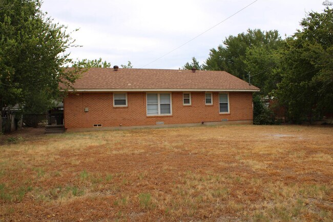 Building Photo - 4305 Randel Dr