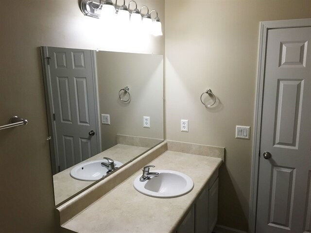 Building Photo - 512 Windsong Dr