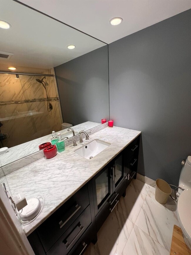 Building Photo - 3175 NE 48th Ct