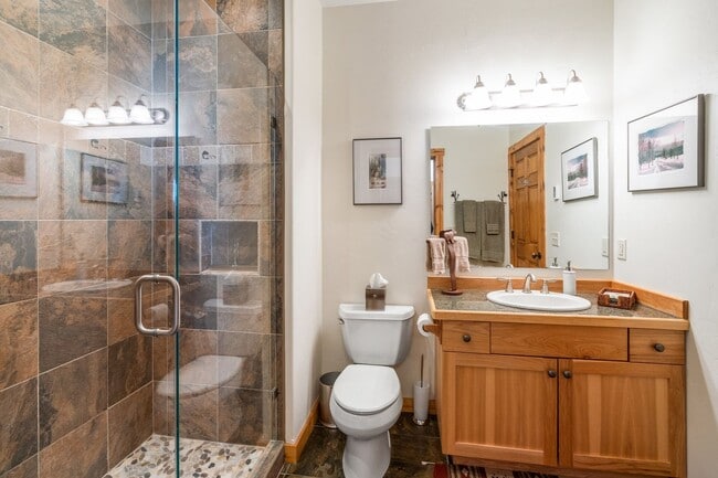 Building Photo - 4 Bed, 4 Bath Condo in The Big Sky Meadow with Garage!