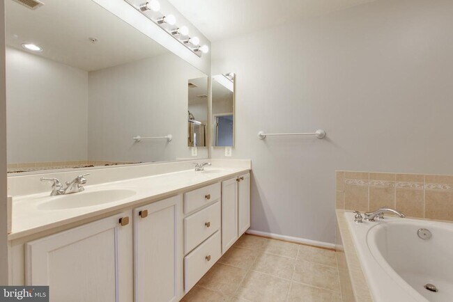 Building Photo - 5915 Mystic Ocean Ln