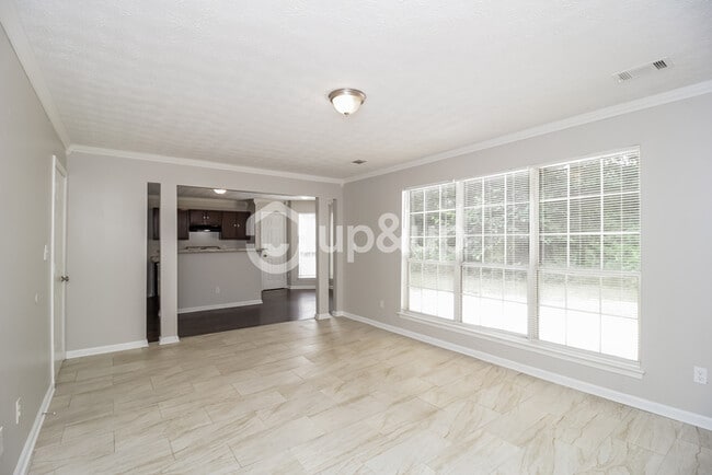 Building Photo - Fantastic 4bd/2.5ba home! Coming soon!