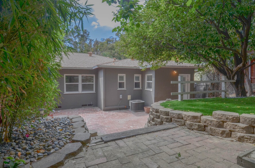 Building Photo - 3246 Barham Blvd