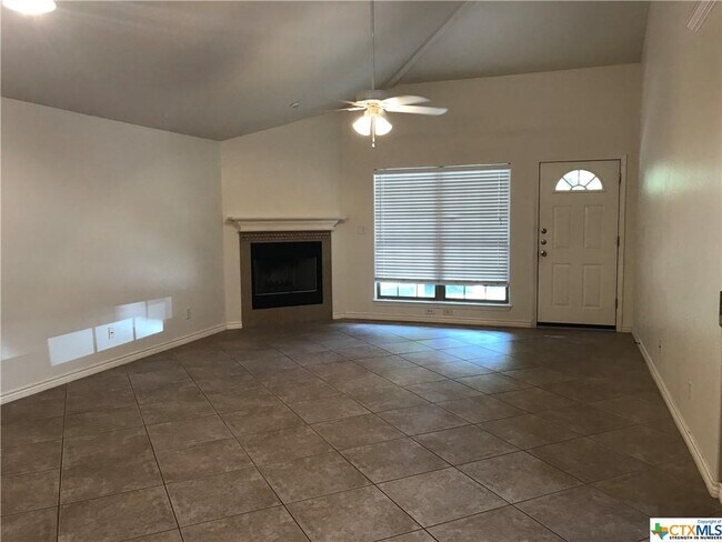 Building Photo - 113 Quail Run