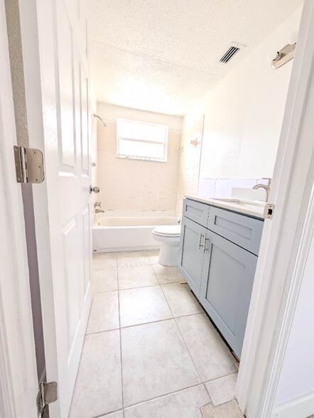 Building Photo - 5710 Quist Dr