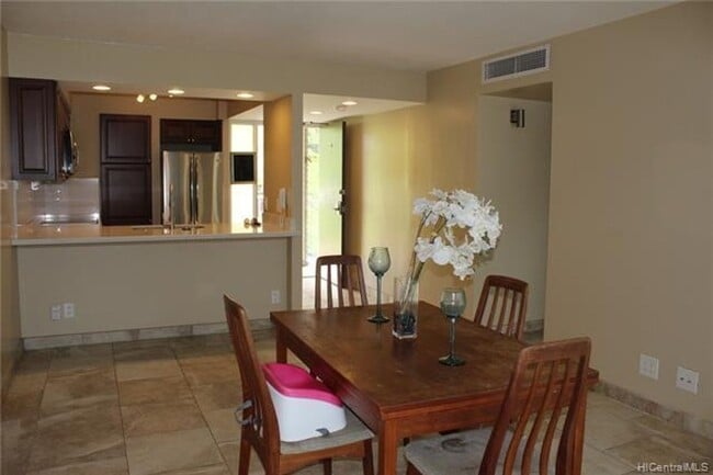Building Photo - Makaha Valley Towers