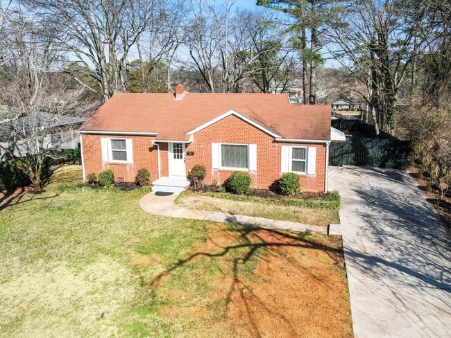 Building Photo - 1403 Lowell Dr SE