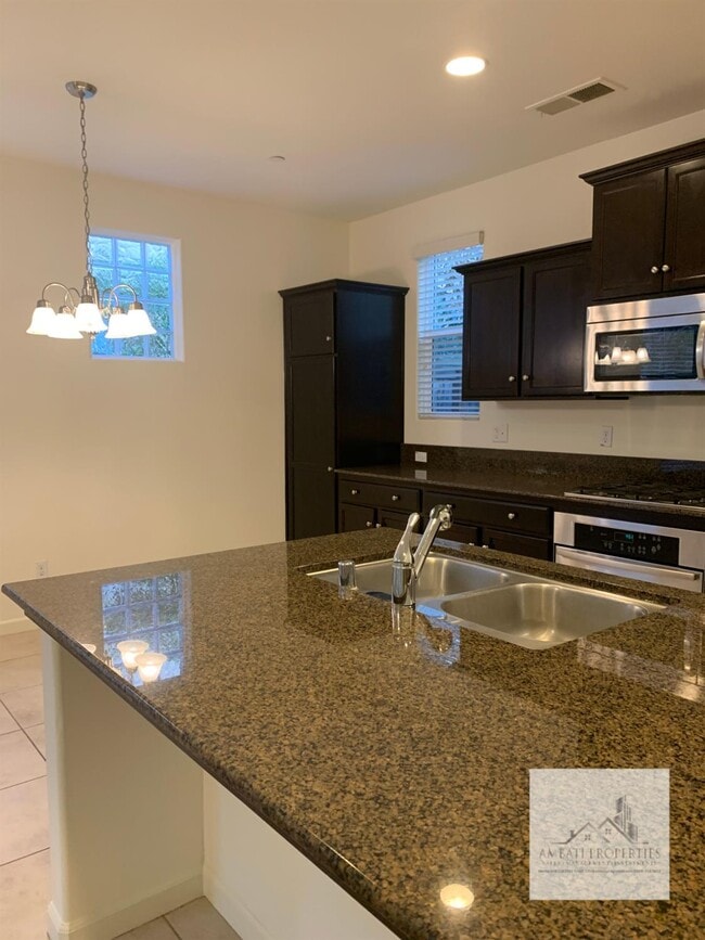 Building Photo - 3663 Etchings Way