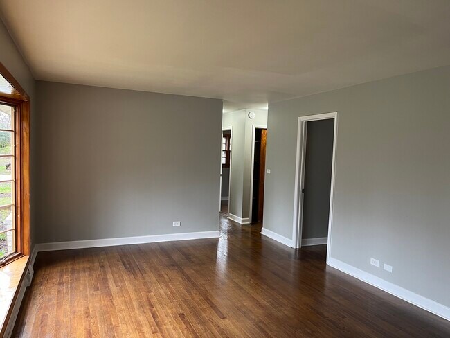 Building Photo - 144 N Maple Ave
