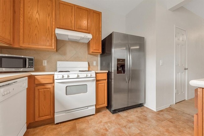 Building Photo - 29731 Sullivan Oaks Dr