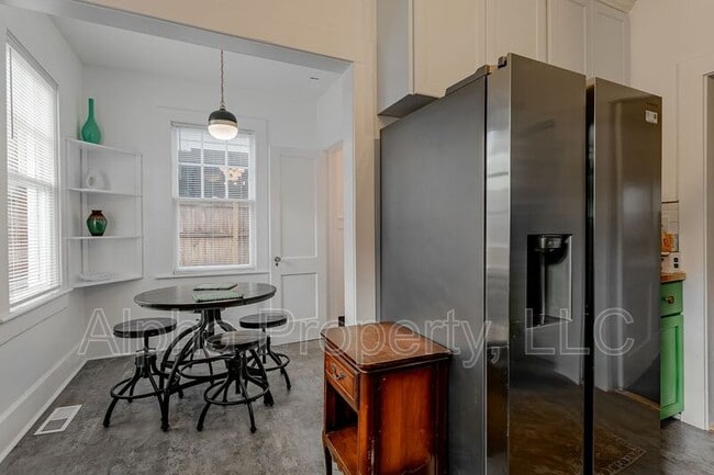 Building Photo - 710 Augusta St