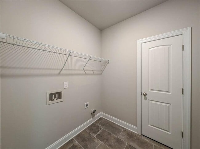 Building Photo - 2276 Caledonia Dr SE