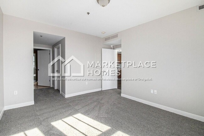 Building Photo - 525 W Lafayette Blvd