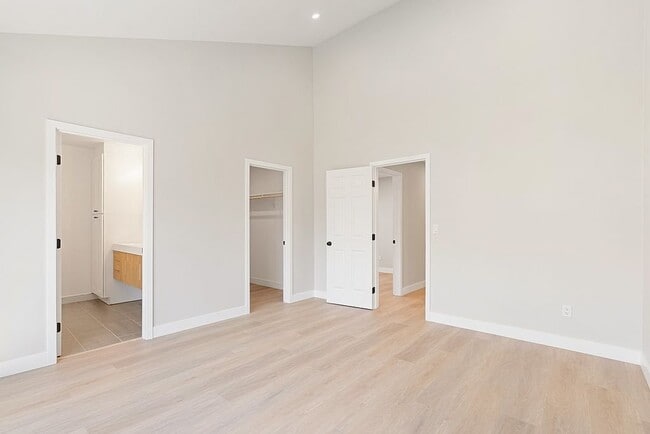 Building Photo - 17314 De Groot Pl