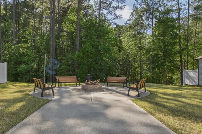 Building Photo - 1015 Badlands St