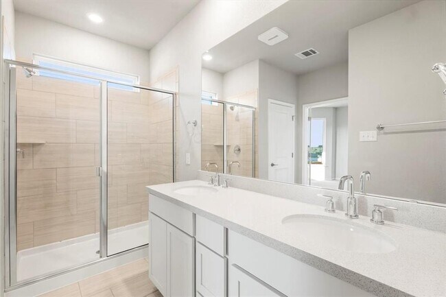 Building Photo - 204 Grn Knl Ln