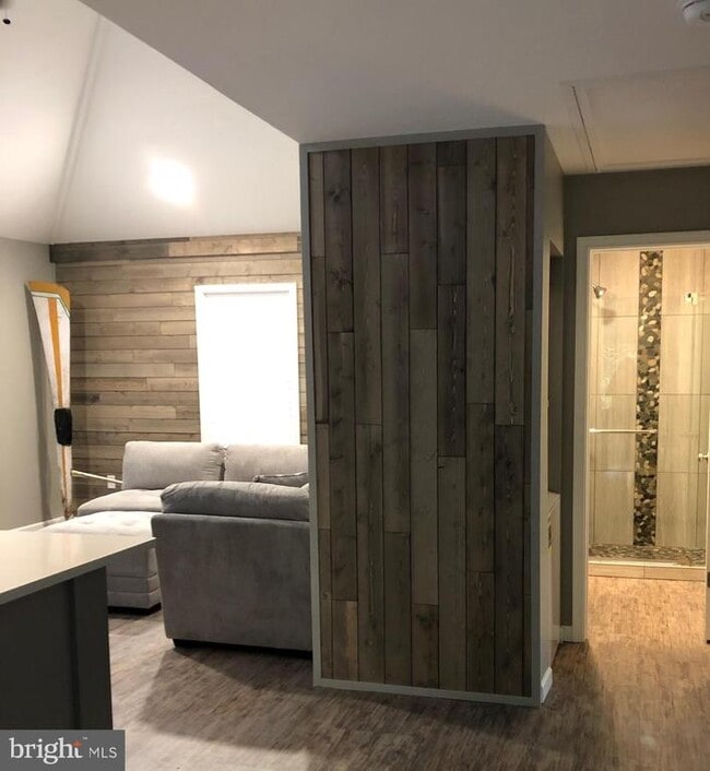 Building Photo - 723 McCormick Rd