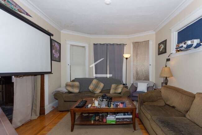 Building Photo - No Brokers Fee, Single-Family House for Rent in Brighton. Laundry, Parking Included