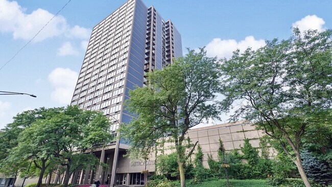 Primary Photo - 5320 N Sheridan Rd