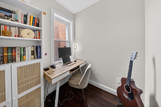 Building Photo - Classic DC charm and Modern Upgrades!